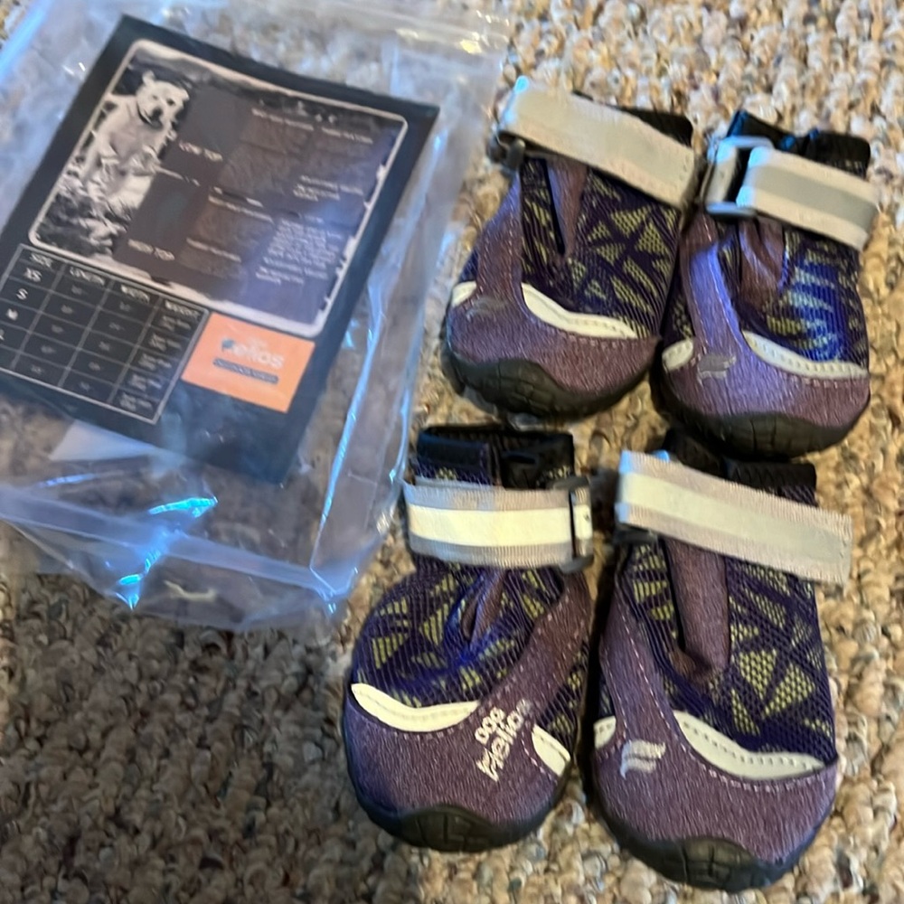 NWT Size small Helios dog shoes